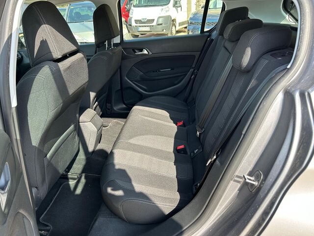 PEUGEOT 308 ALLURE 1.2 E-THP AUTO SPANISH LHD IN SPAIN 61000 MILES SUPERB 2017